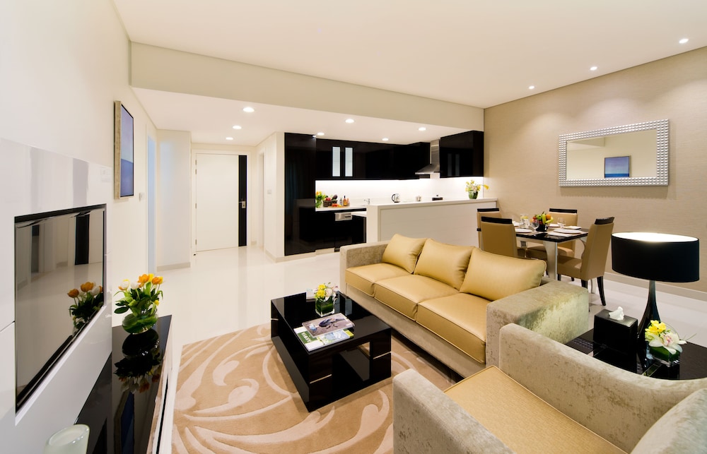Suite, 3 Bedrooms (Downtown view) thumbnail 6