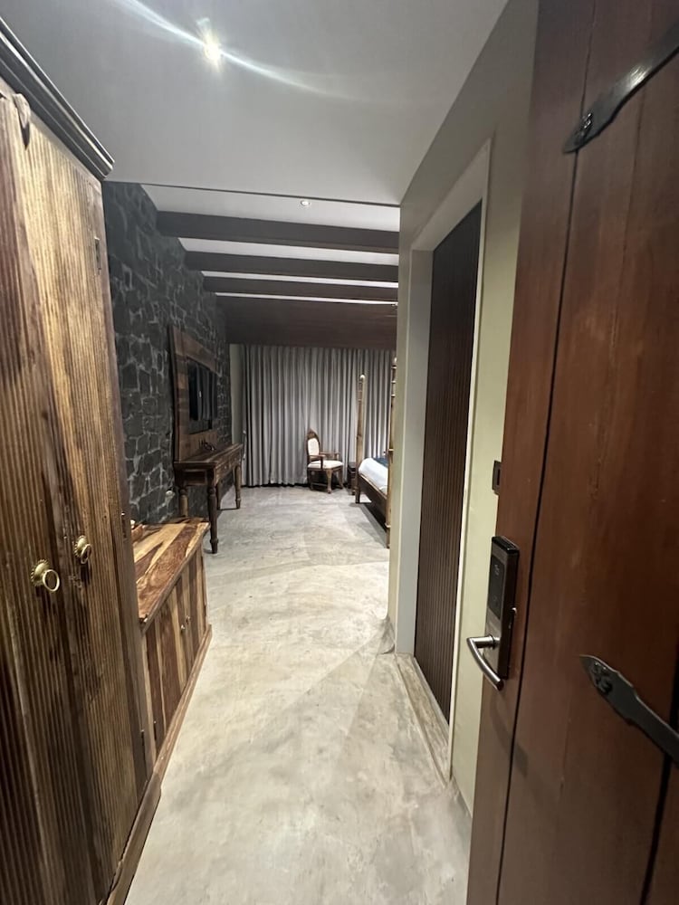 Standard Room - Photo 9