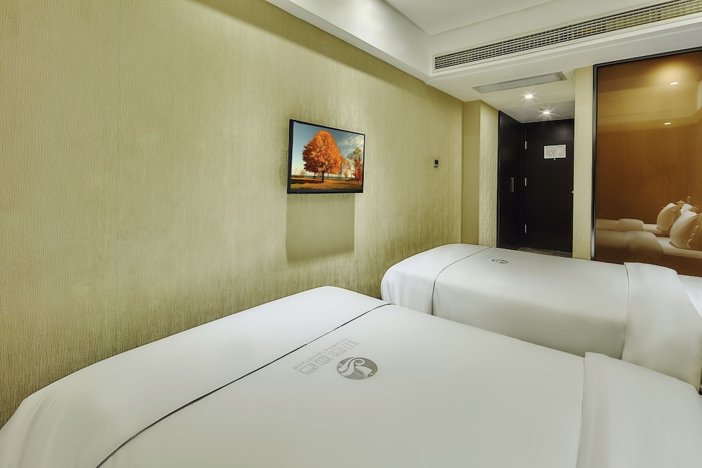 Standard Twin Room photo 2