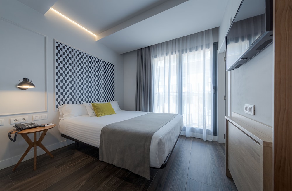 Economy Single Room, 1 Large Twin Bed, City View