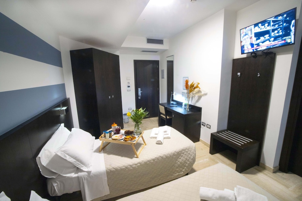 Classic Double or Twin Room - Photo 14