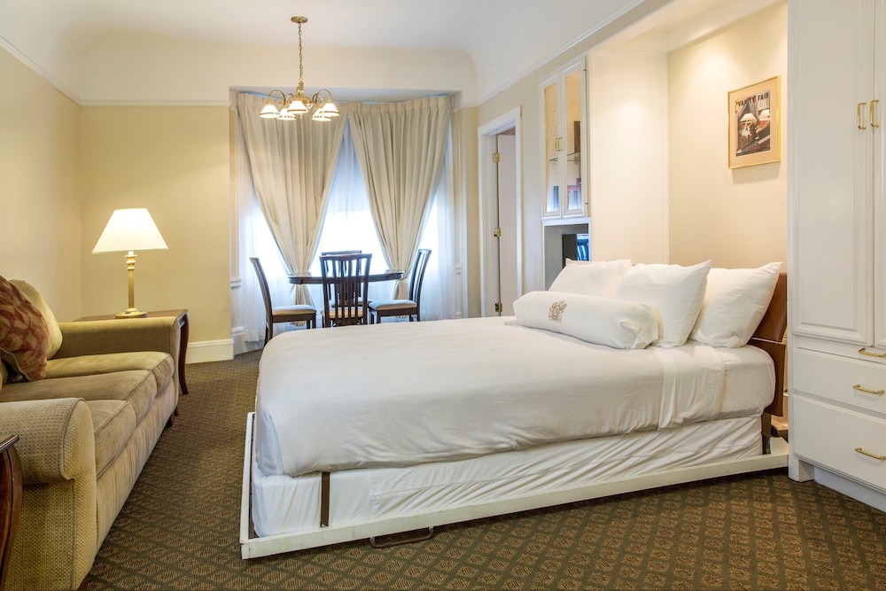 Suite - Photo 4