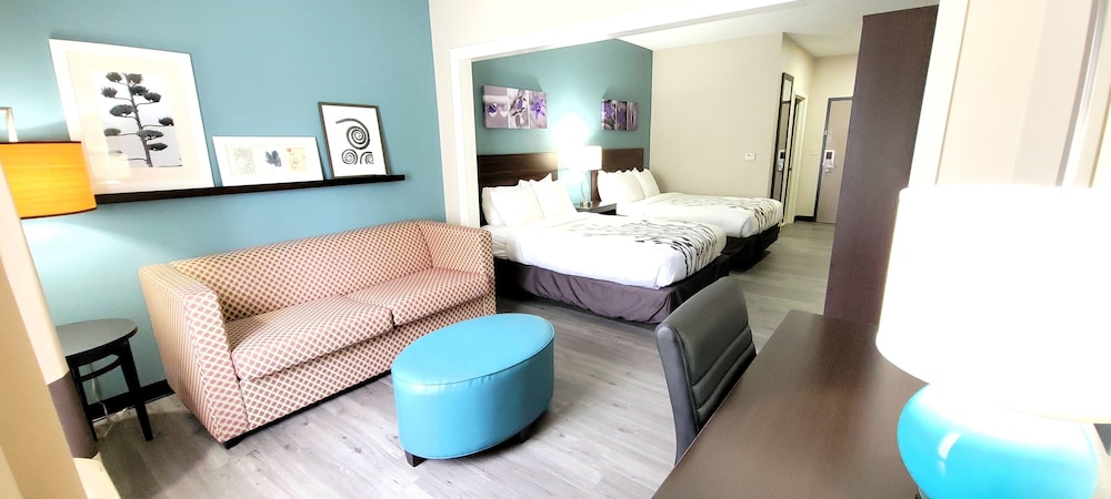 Suite, Multiple Beds, Non Smoking - Photo 6
