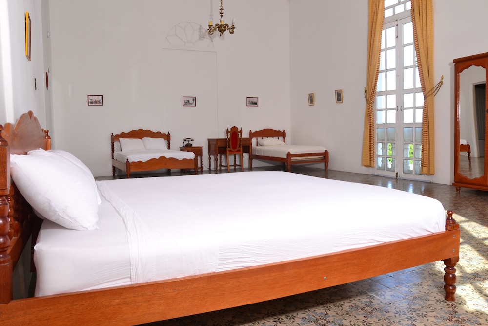 Family Quadruple Room, 1 Bedroom, Private Bathroom photo 2