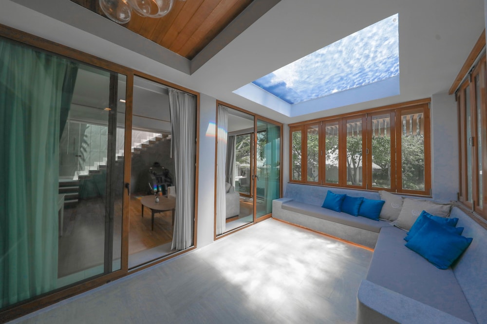 Sky Pool Suite photo 3