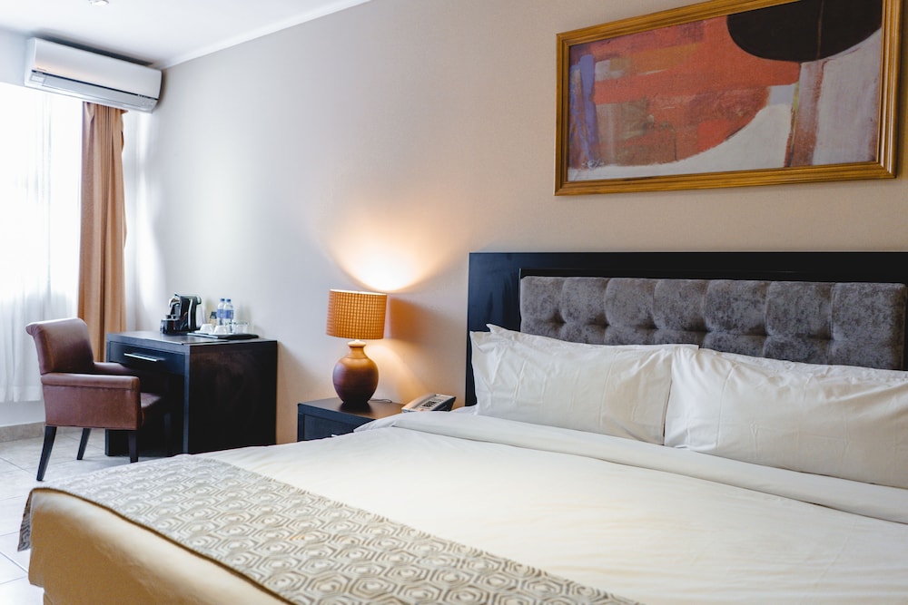 Standard Room, 1 King Bed - Photo 11