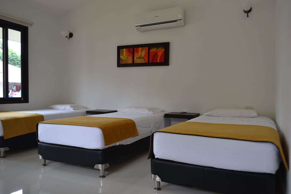 Standard Triple Room photo 2