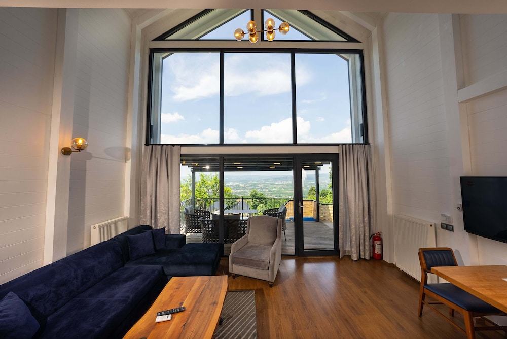 Basic Suite photo 3