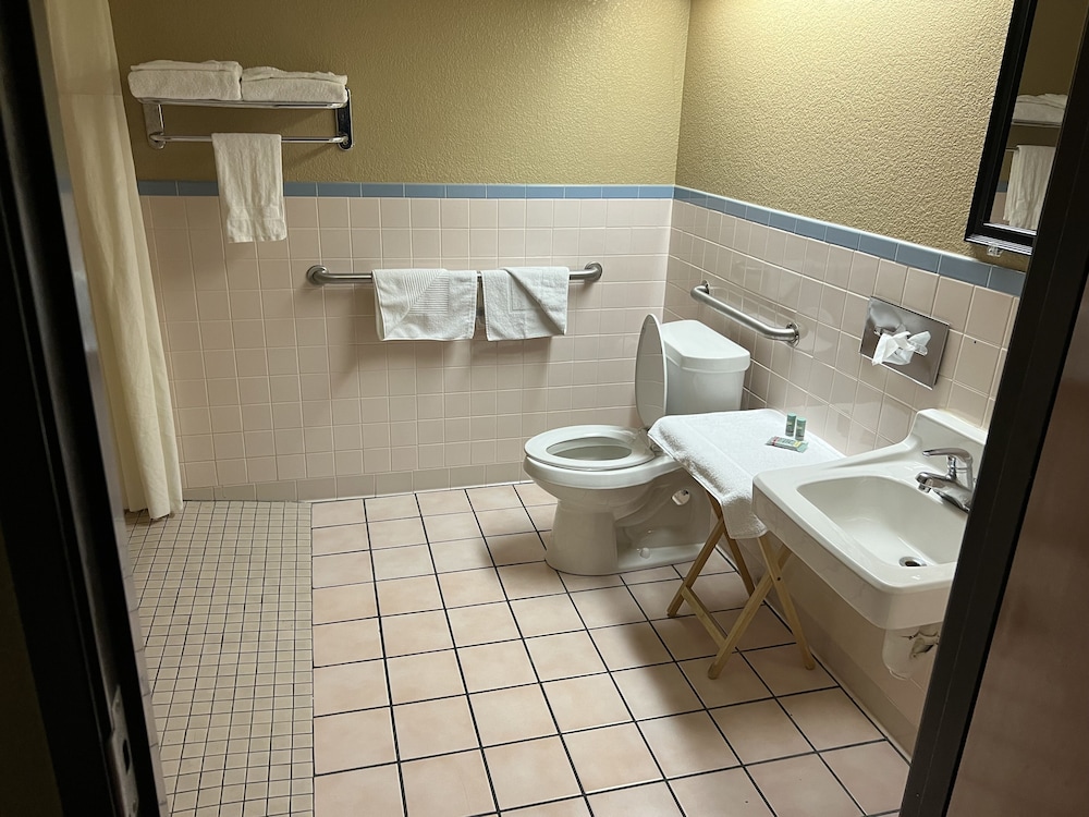 Room, 1 Queen Bed, Accessible, Non Smoking - Photo 6