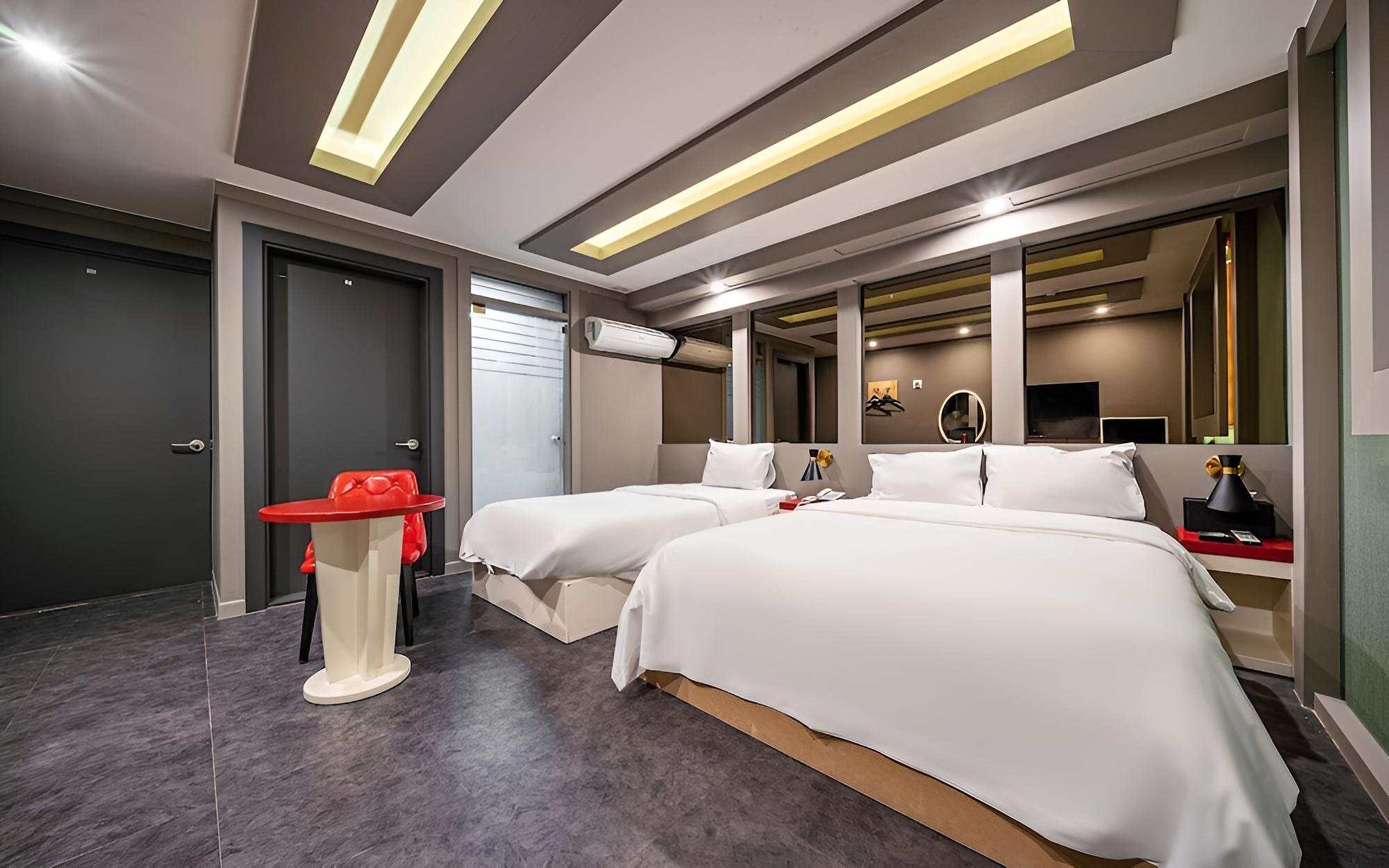 Room (Twin) photo 1