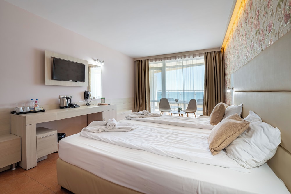 Standard Double Room, Balcony, Sea View photo 2
