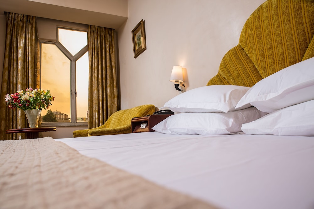 Executive Room - Photo 3