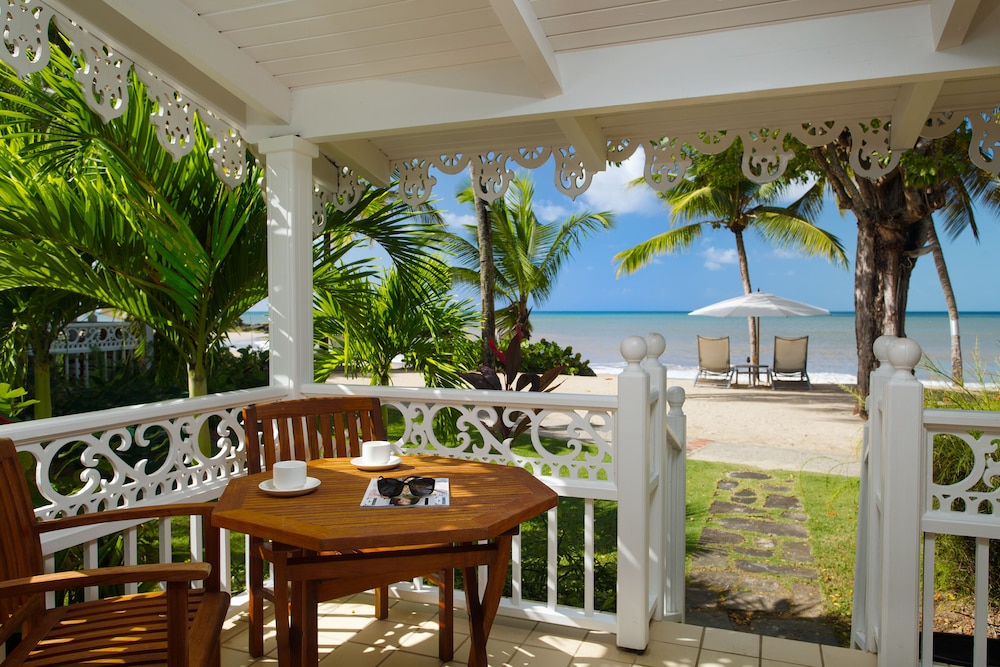 Signature Cottage, Beachfront photo 2