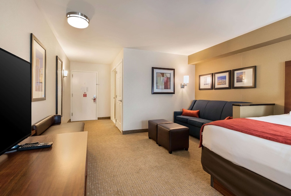 Standard Room, 2 Queen Beds, Non Smoking - Photo 5