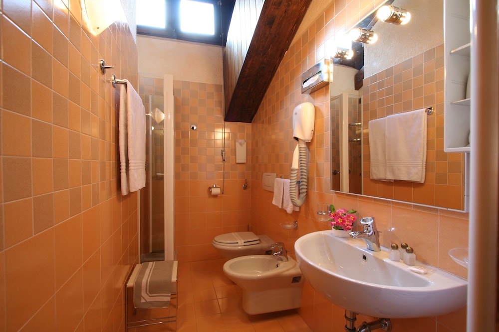 Triple Room - Photo 6