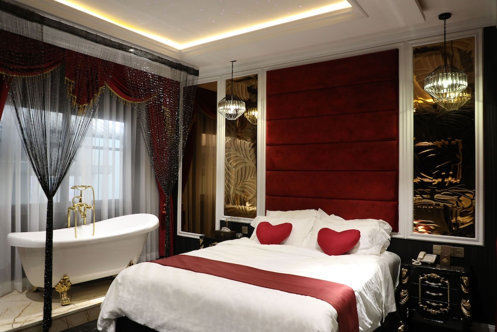 Premium Double Room, 1 King Bed, Bathtub