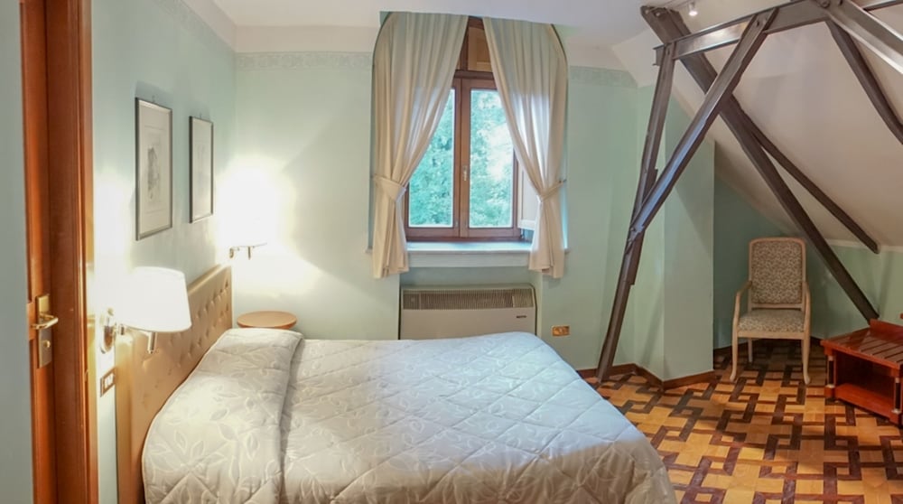 Standard Double Room photo 3