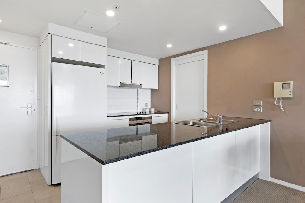Apartment, 2 Bedrooms - Photo 32
