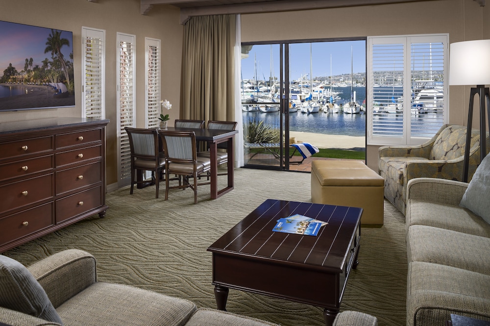 Suite, 1 King Bed with Sofa bed, Bay View (Bay Suite 1 King)