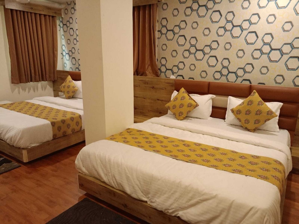 Deluxe Triple Room photo 3