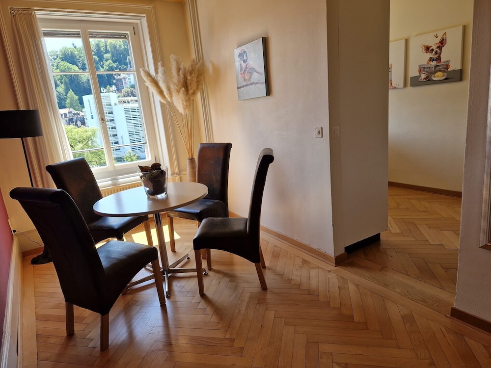 Family Room, Balcony, River View photo 1