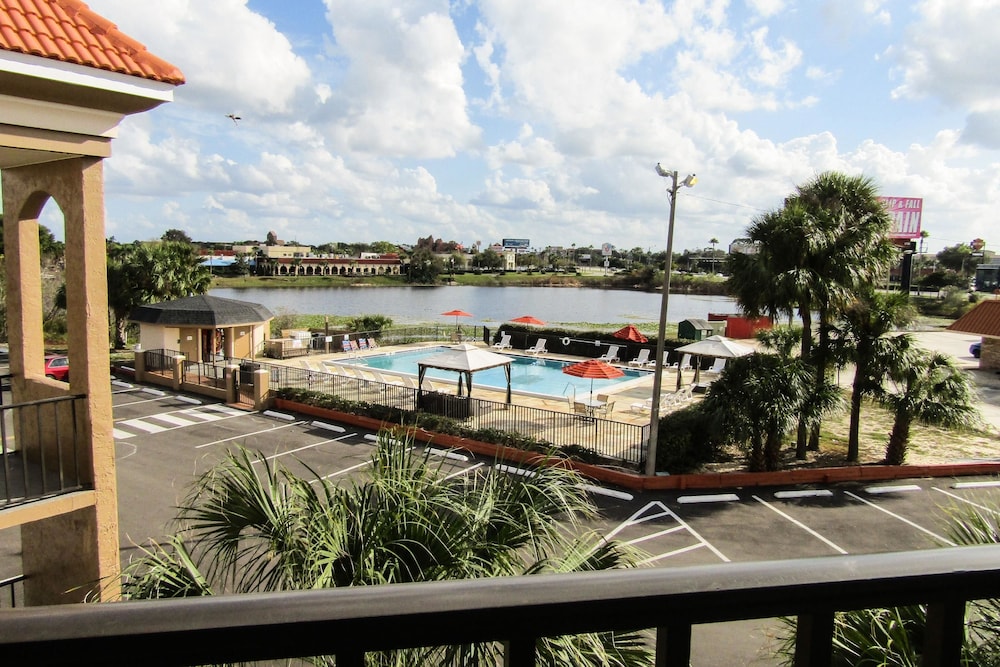 Room, 2 Double Beds, Lake View