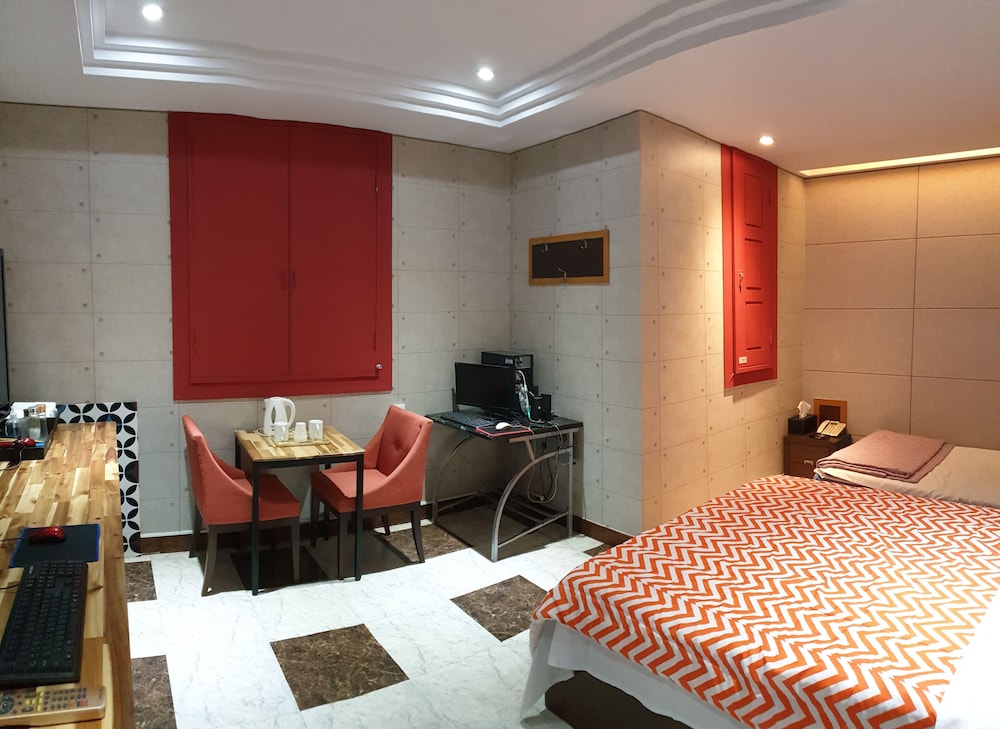 Premium Twin Room (Semi-Premium Room) photo 3