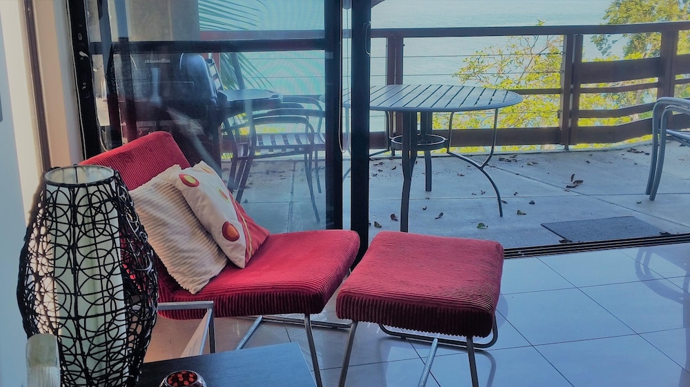Exclusive Apartment, 3 Bedrooms, Balcony, Sea View photo 3
