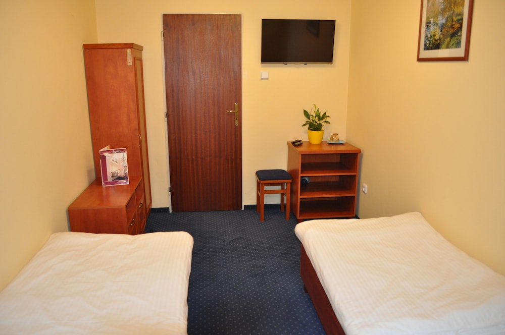 Standard Double or Twin Room photo 2