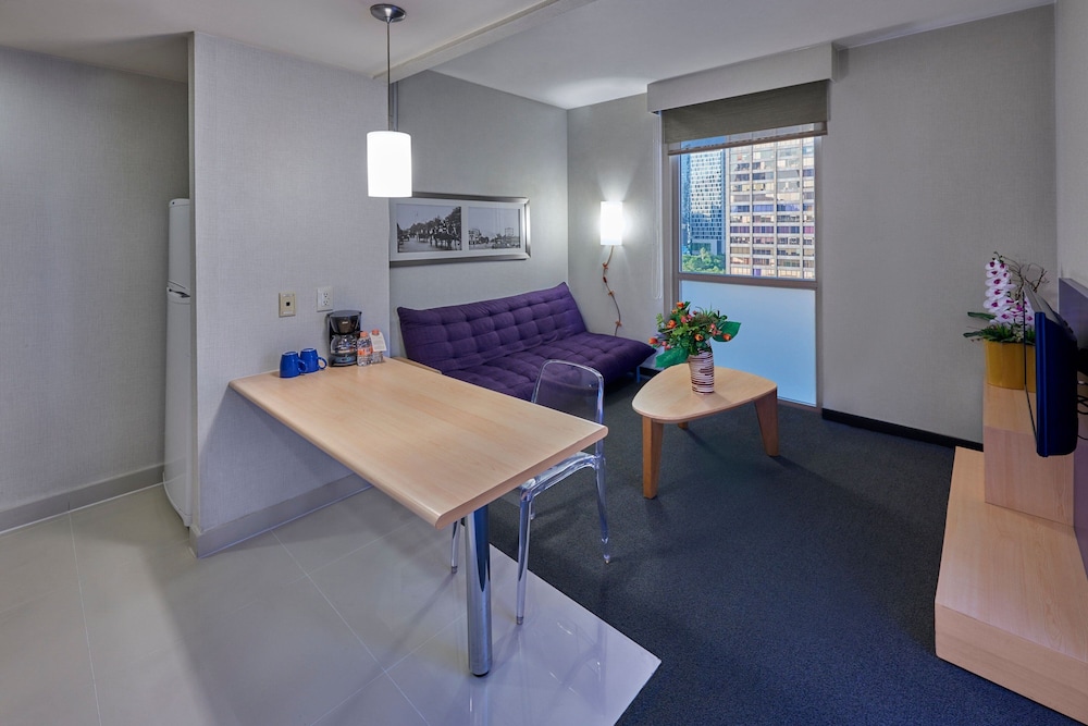 Junior Suite, 1 Queen Bed with Sofa bed - Photo 3
