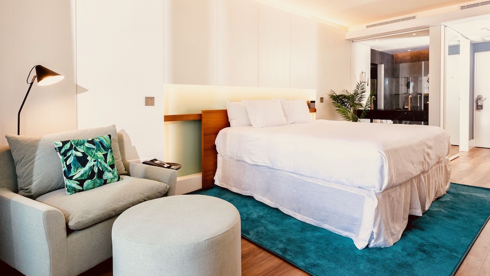 Executive Suite - City View