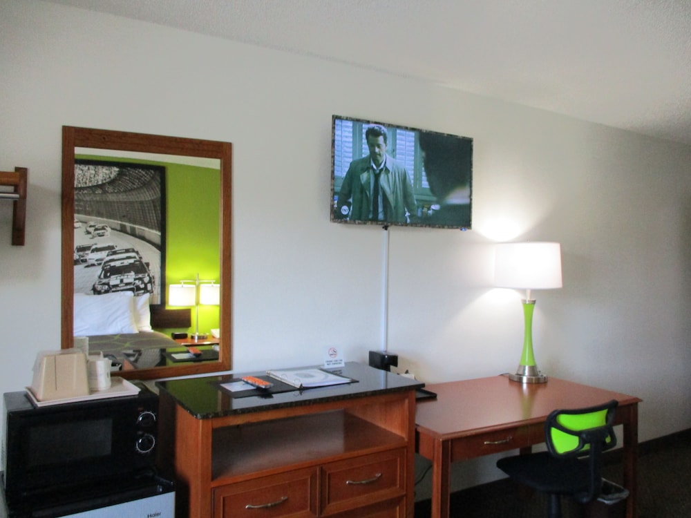 Room, 2 Double Beds, Smoking - Photo 10
