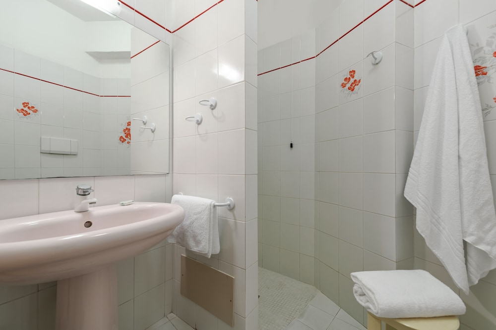 Standard Room - Photo 6