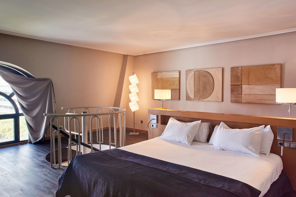 Suite, Balcony - Photo 2