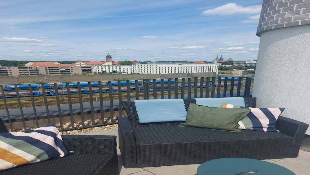 Standard Room, 1 Queen Bed (Roof Terrace) - Photo 1
