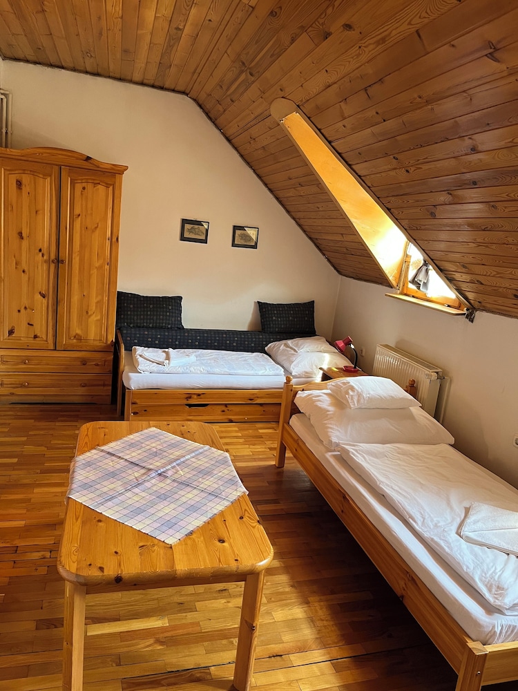 Classic Quadruple Room photo 2