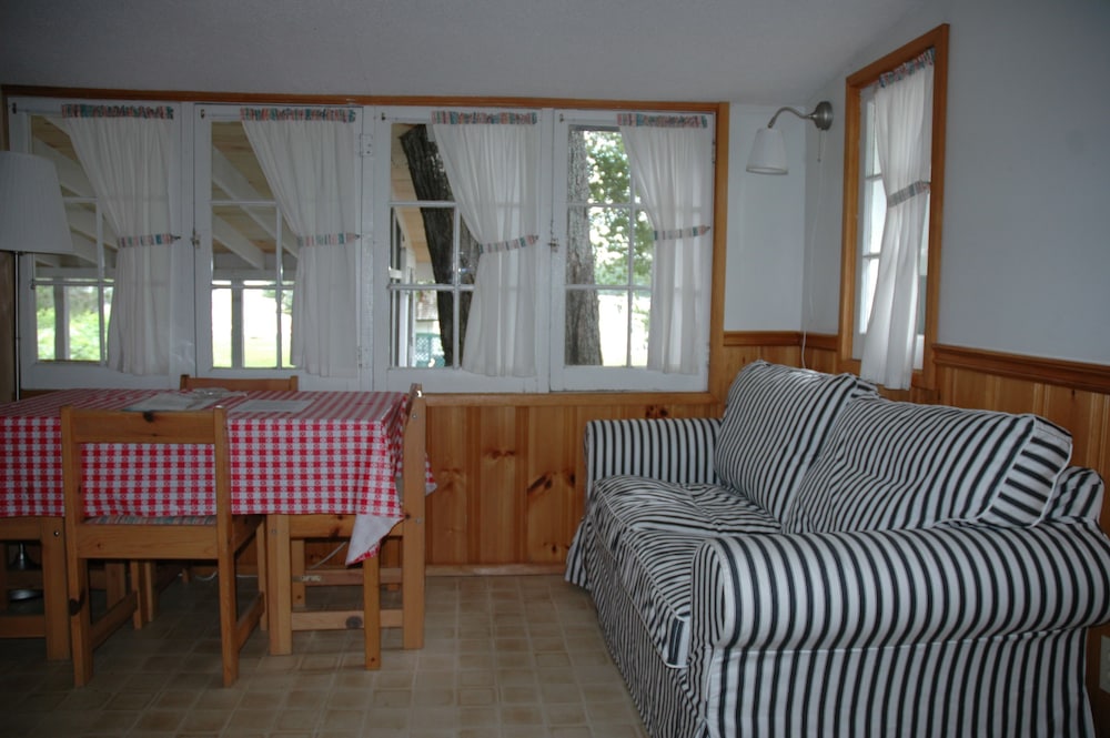 Cottage, 2 Bedrooms, Kitchen photo 3