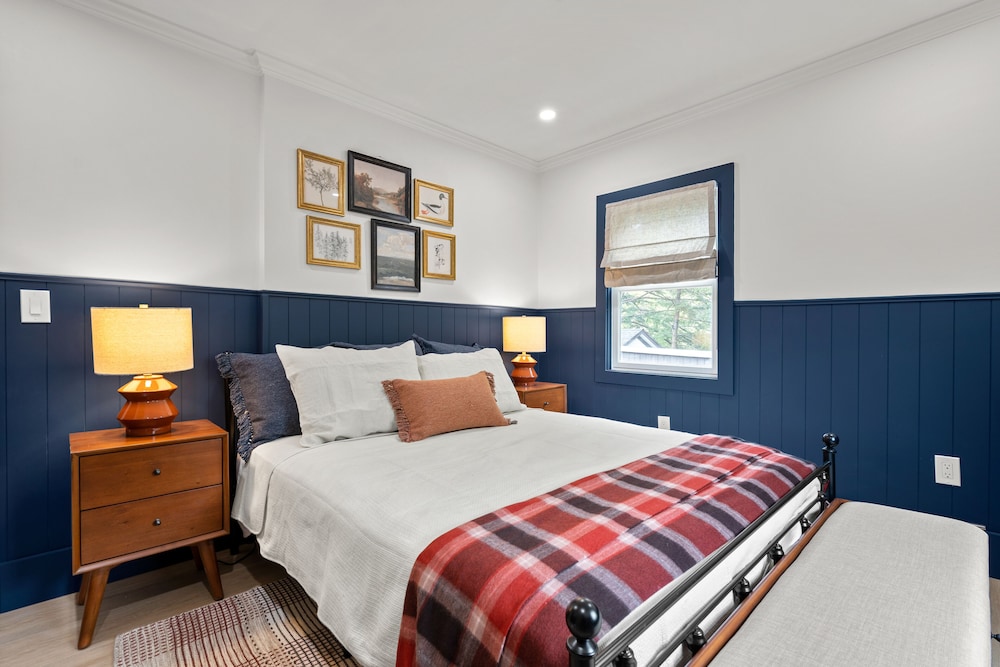 Executive Apartment, 2 Queen Beds, Refrigerator & Microwave, Courtyard Area photo 3