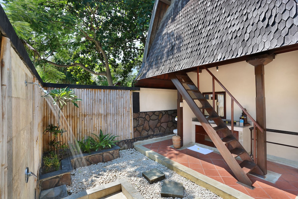 Traditional Lumbung Hut - Photo 5