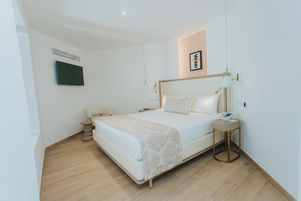 Suite, Multiple Beds (Platinum)