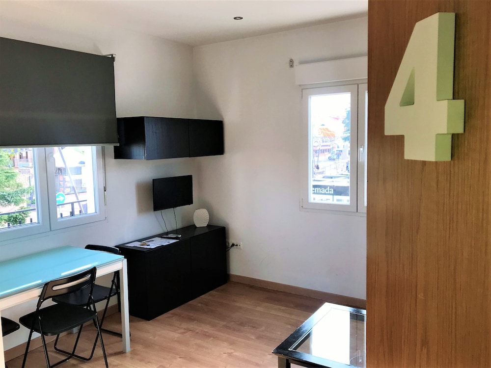 Apartment, Private Bathroom - Photo 23