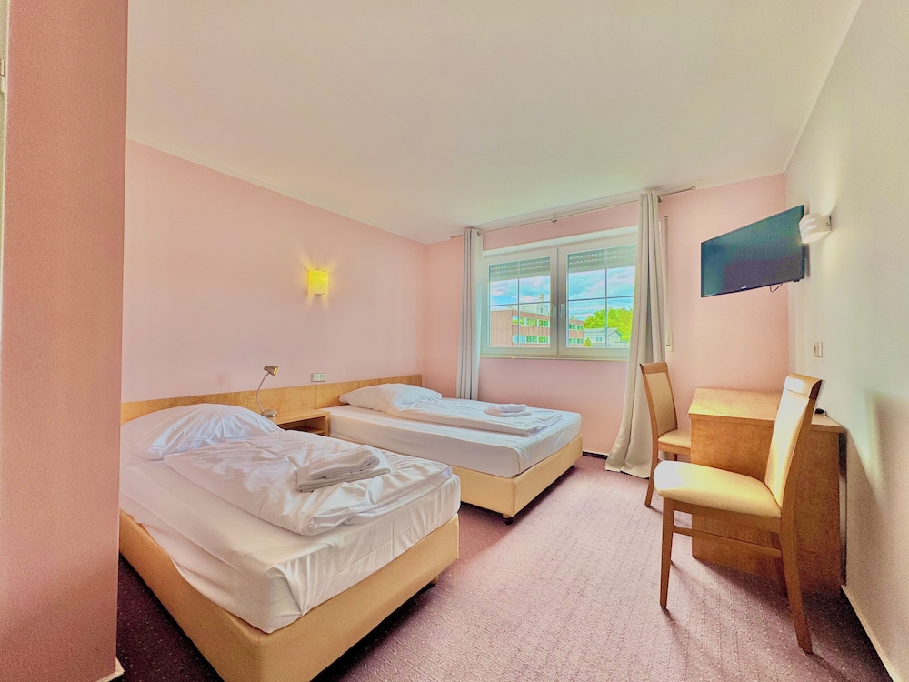 Classic Room, Courtyard View