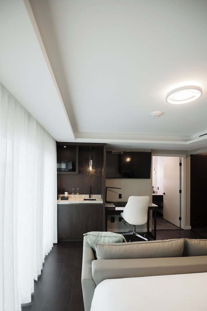 Premium Room, 1 King Bed, Non Smoking