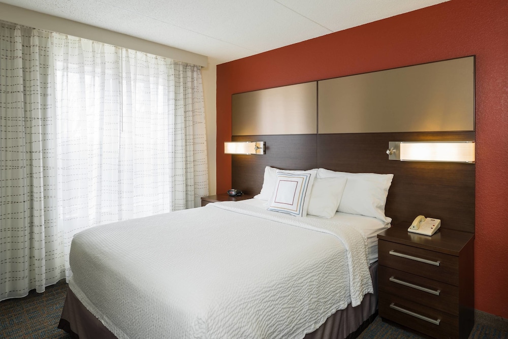 Suite, 1 Bedroom - Photo 2