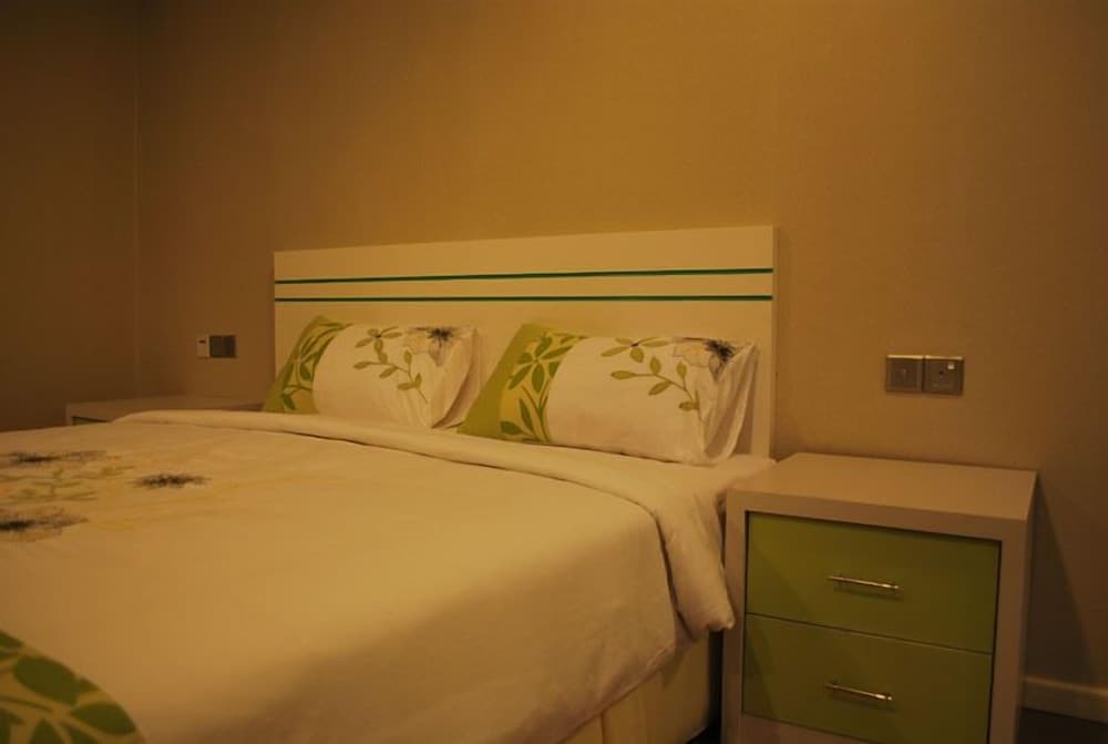 4 Bedroom Apartment - 2 King, 1 Queen, 1 Single photo 2