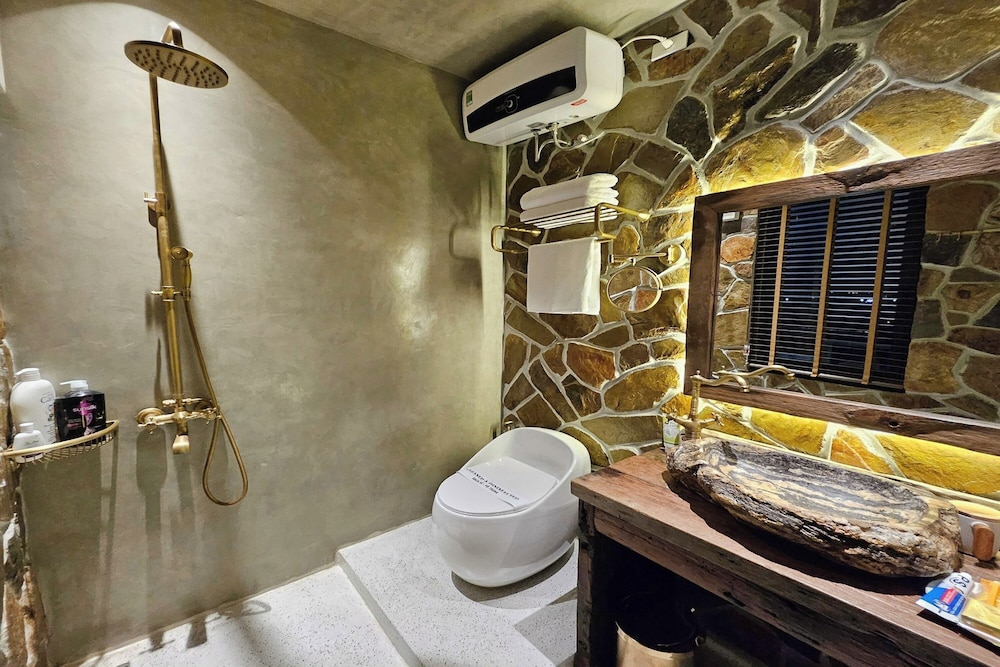 Deluxe Queen Room - Photo 29