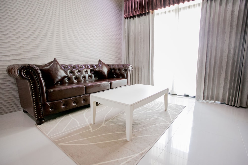 Executive Room - Photo 6
