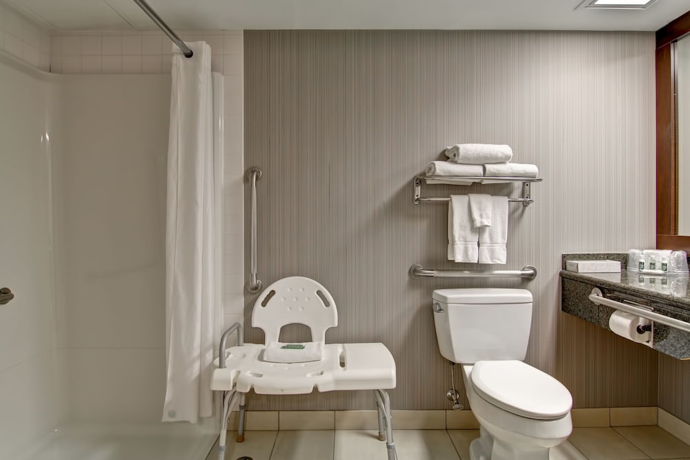Standard Room, 1 Queen Bed, Accessible, Refrigerator & Microwave (Refrigerator & Microwave) - Photo 1