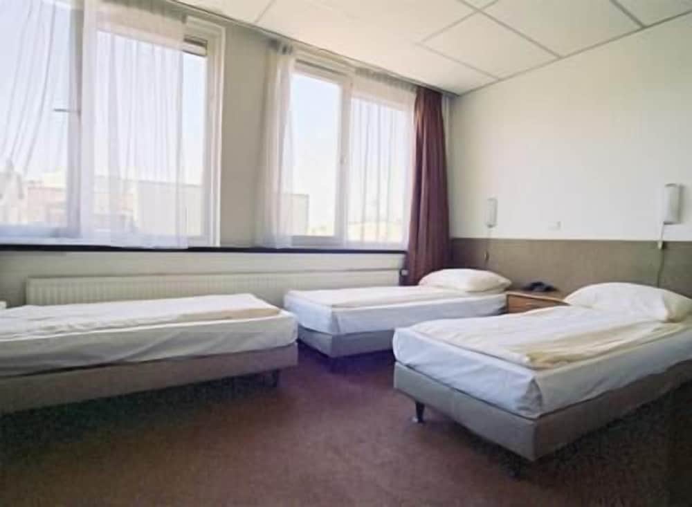Triple Room, 3 Twin Beds