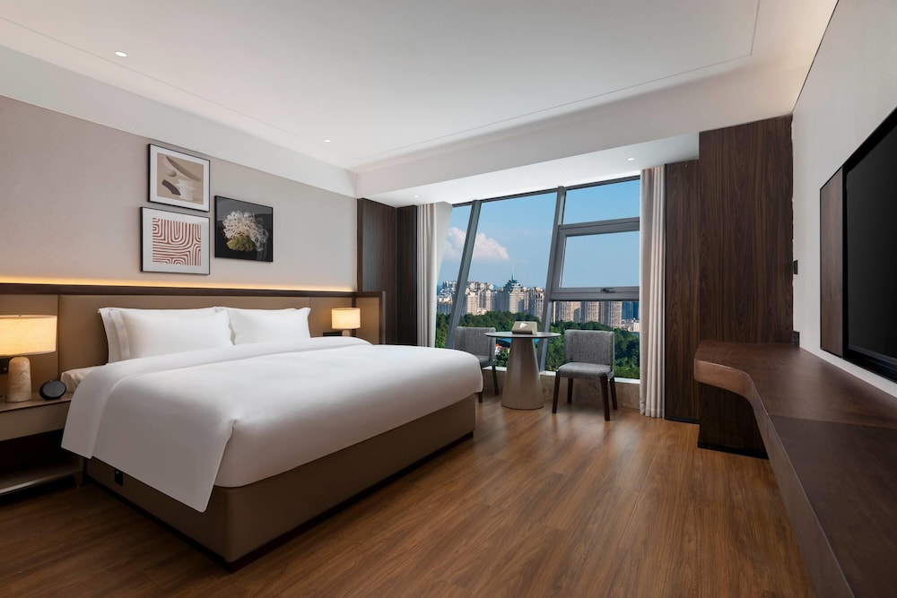 Standard Room, 1 King Bed with Sofa bed, Non Smoking photo 1
